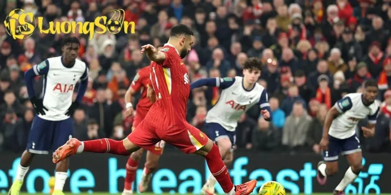 Liverpool Đấu Với Tottenham: Cơn Lốc Mạnh Mẽ Khiến Anfield Rung Động 7 Cảm xúc dâng trào của cổ động viên Liverpool