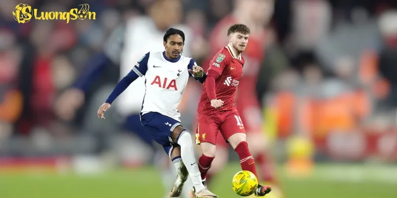 Liverpool Đấu Với Tottenham: Cơn Lốc Mạnh Mẽ Khiến Anfield Rung Động 5 Liverpool đấu với Tottenham với khí thể áp đảo
