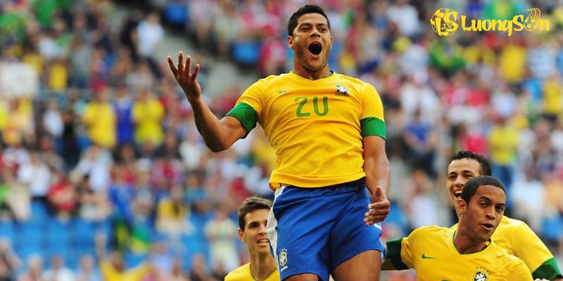 Hulk: Lễ Tri Ân 500 Bàn Và 90 Phút Hỗn Loạn Trước Fortaleza 3 Lễ tri ân dành cho Givanildo Vieira de Souza tại sân Arena MRV